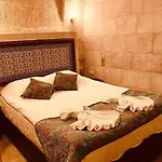 Monte Cappa Cave House 4*