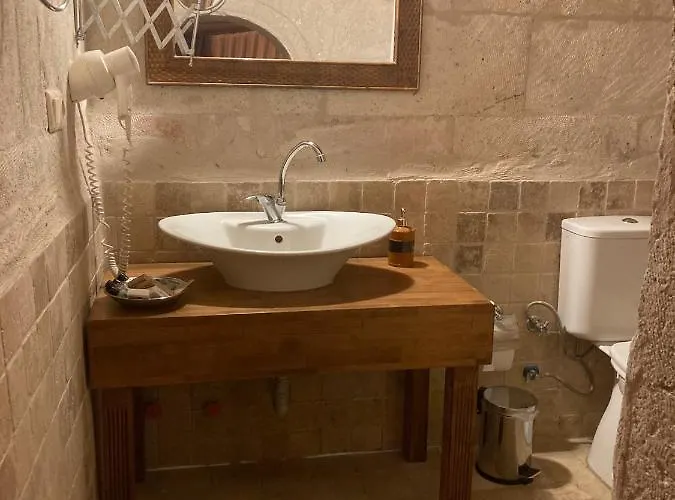 Monte Cappa Cave House