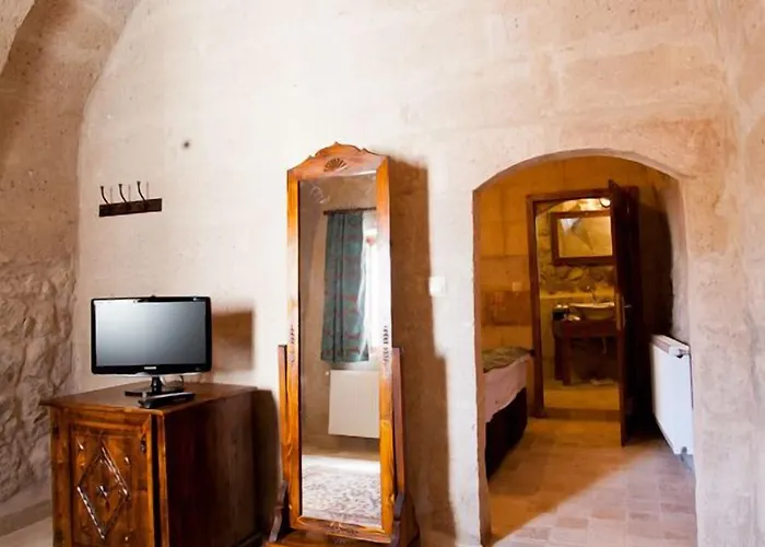 Monte Cappa Cave House