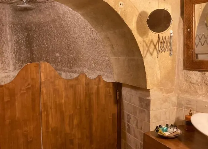 Monte Cappa Cave House